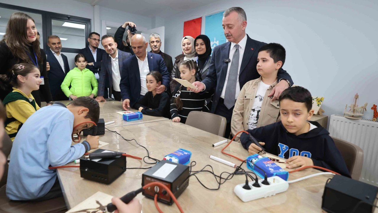 Kocaeli’de gençler için yeni Bilgievi açıldı