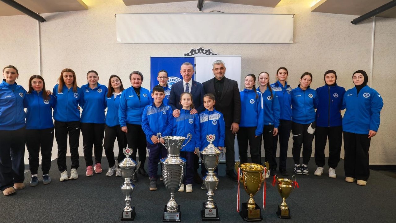 Kocaeli’de Kağıtspor’dan rekor başarı