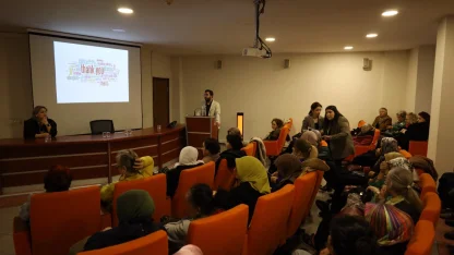 Kocaeli'de “Sağlıklı Yaş Alma Semineri” düzenlendi