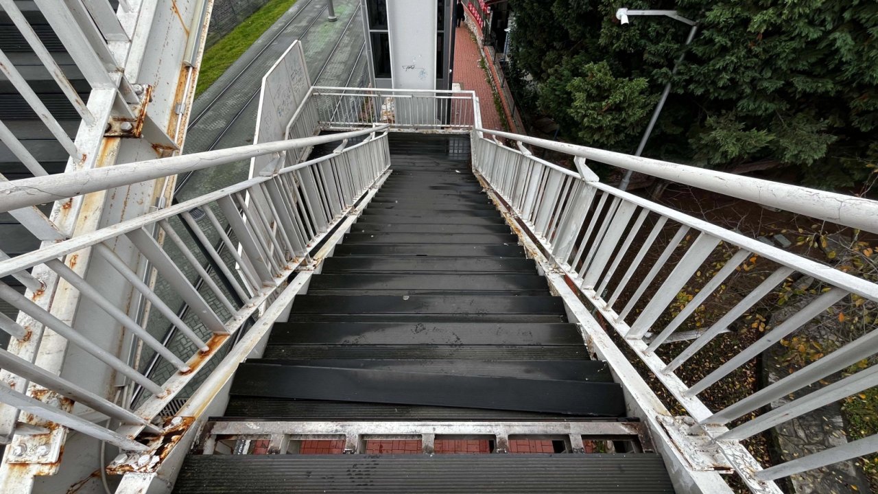 Kocaeli'de üst geçitler Büyükşehir’le güvenli