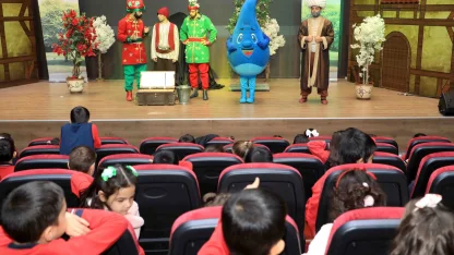 Konya Karatay'da öğrencilere tiyatro etkinliği