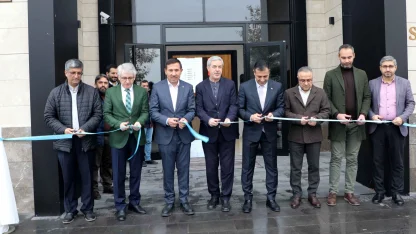 Konya'da “Mesneviden İnciler” hat sergisi açıldı