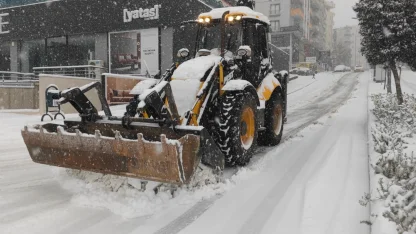 Mardin Büyükşehir de karla mücadelede