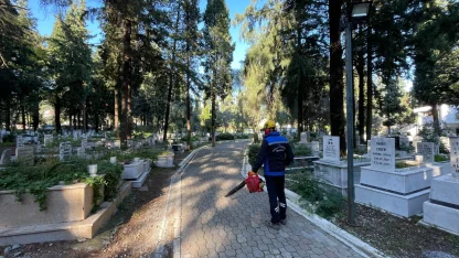 Muğla Büyükşehir'den mezarlıklarda kapsamlı bakım