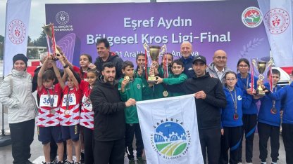 Sakarya Büyükşehir atletleri rekor kırıyor