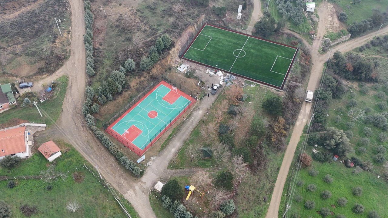 Sakarya Geyve'de spor sahaları hizmete gün sayıyor