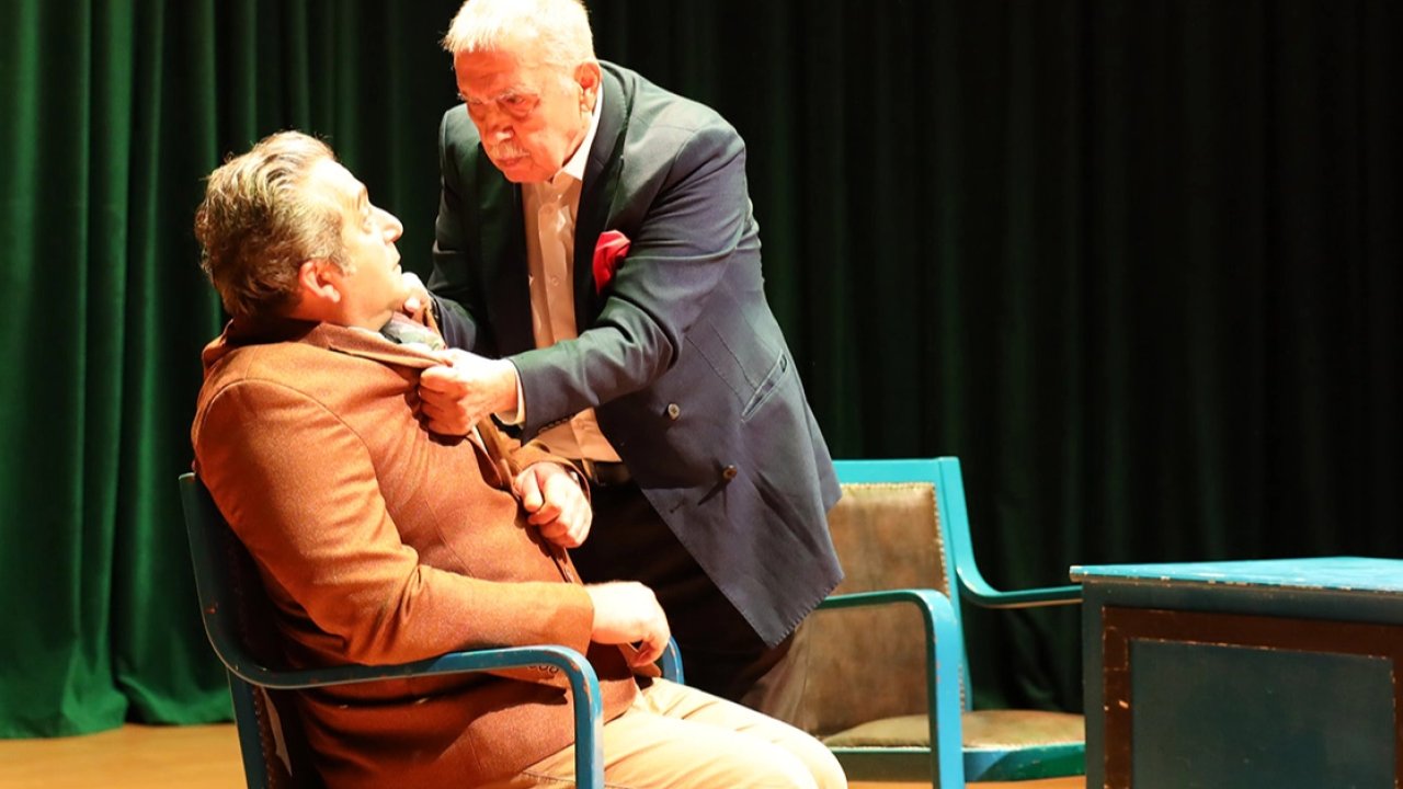 Sakarya&#039;da &quot;Aşk Eski Bir Yalan&quot;a seyirciden tam not