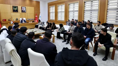 Sakarya'da Başkan Alemdar, gençlerle Sakarya’nın geleceğini konuştu