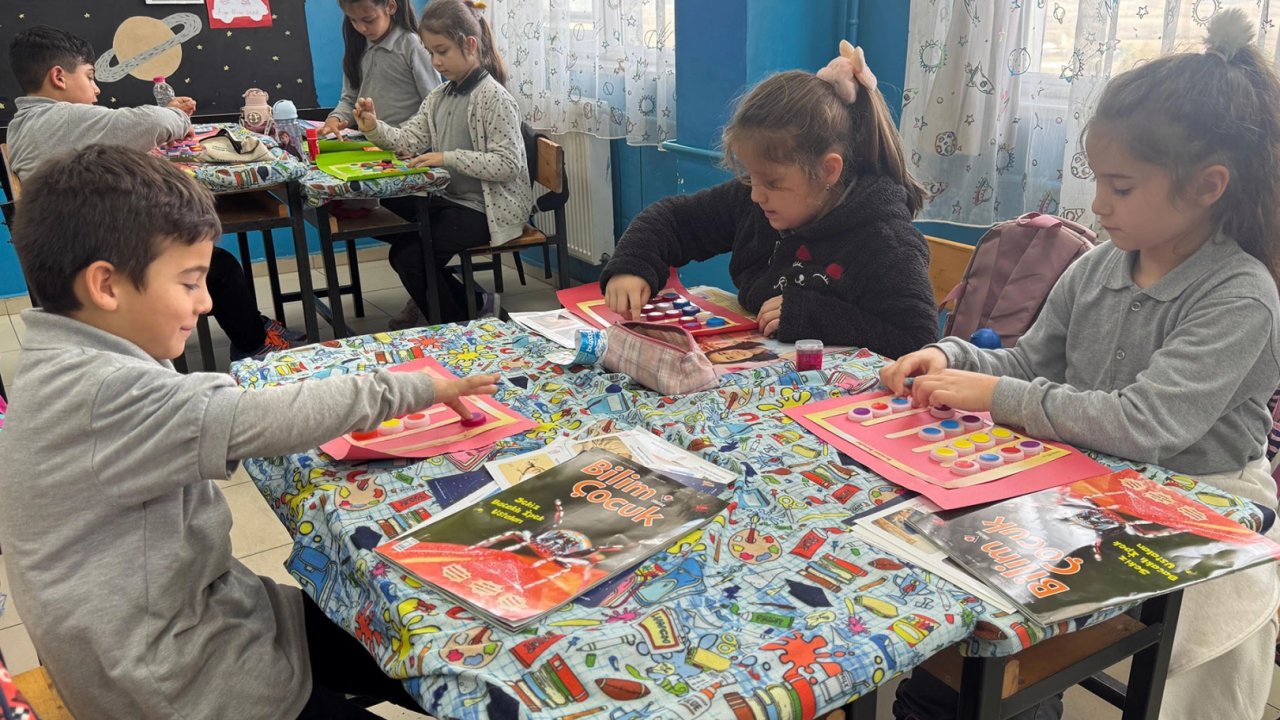 Sakarya&#039;da bilimin renkli dünyasına adım attılar