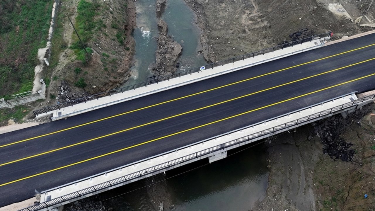 Sakarya'da bu köprü 20 mahalle ve 2 ilçeyi birbirine bağladı