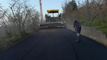 Trabzon’un 18 ilçesinde yol çalışmaları sürüyor