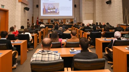 Üniversite öğrencileri Selçuklu meclisinde