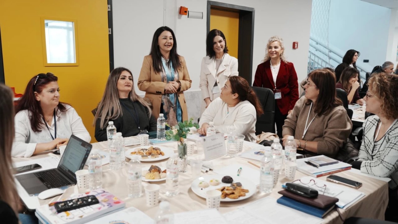 Aileyi merkeze alan çalıştay Karşıyaka’da gerçekleştirildi