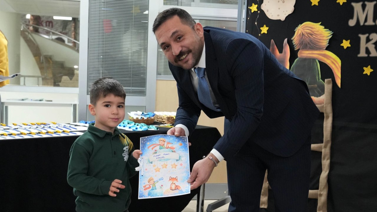 Ankara Keçiören'de ÇEM'in miniklerinden ilk karne heyecanı