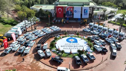 Antalya Büyükşehir Belediyesi araç filosunu güçlendirdi