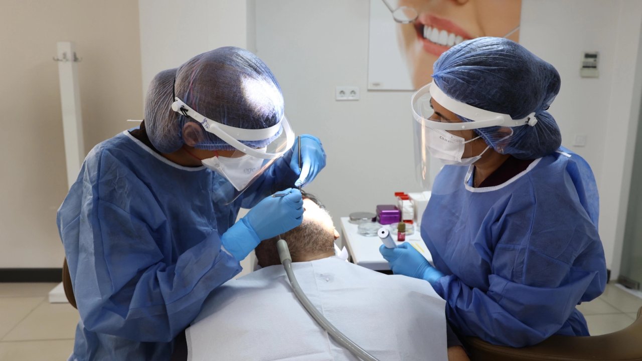 Antalya'da ücretsiz diş hizmeti yoğun ilgi gördü