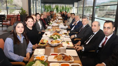 Artvin Valisi Turan Ergün gazetecilerle bir araya geldi