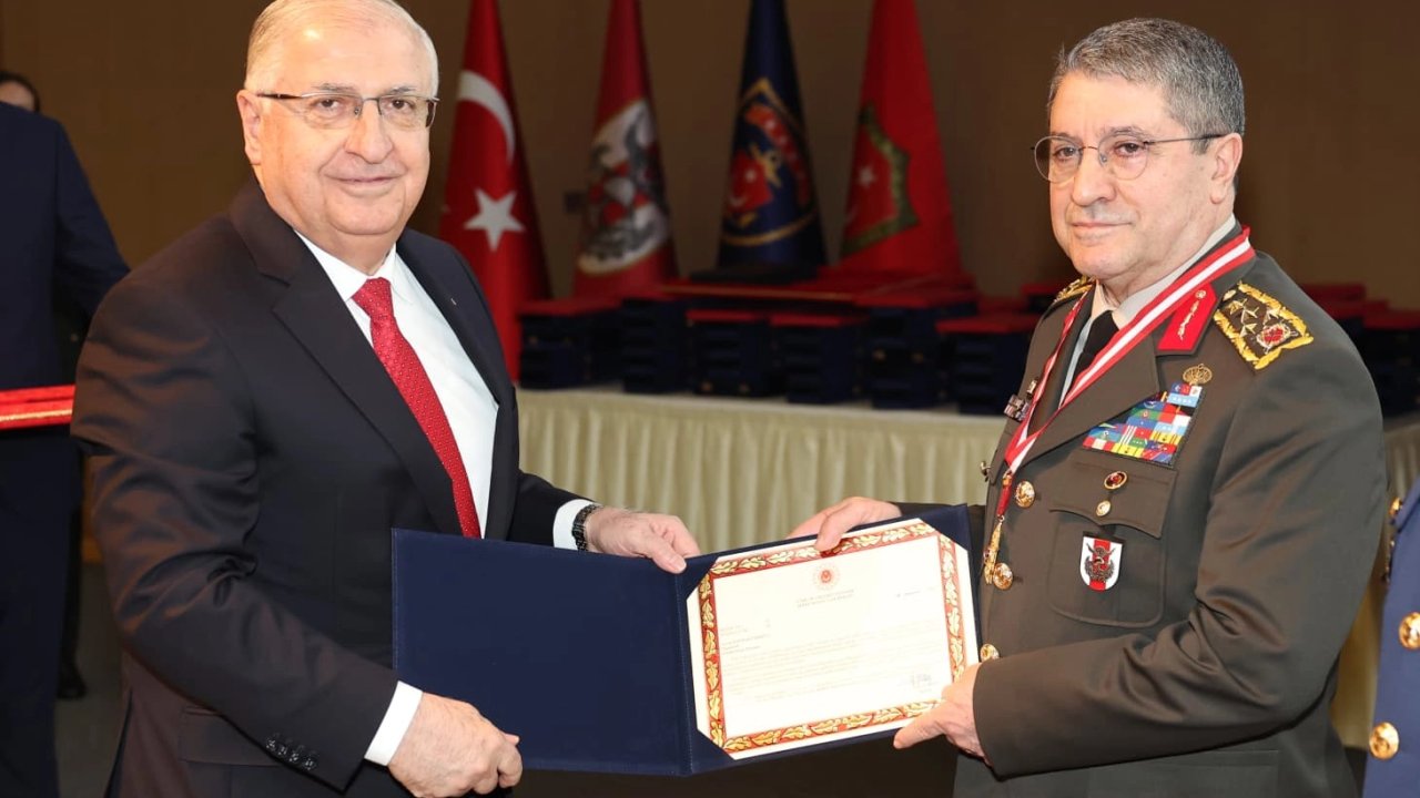 Bakan Güler'den TSK'ya övgü, teröre net uyarı