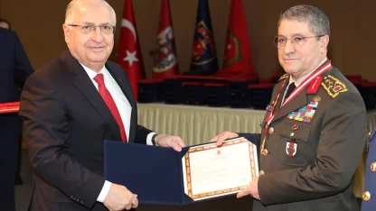 Bakan Güler'den TSK'ya övgü, teröre net uyarı