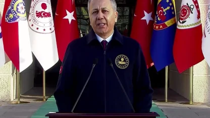 Bakan Yerlikaya: Bayrağımıza uzanan kirli eller cezasız kalmayacak