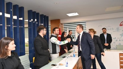 Balıkesir'de Başkan Akın gençlerle bir araya geldi