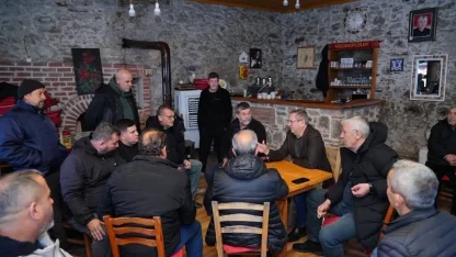 Balıkesir'de Başkan Ergin’den Küçükköy ve Sarımsaklı’da esnaf ziyareti