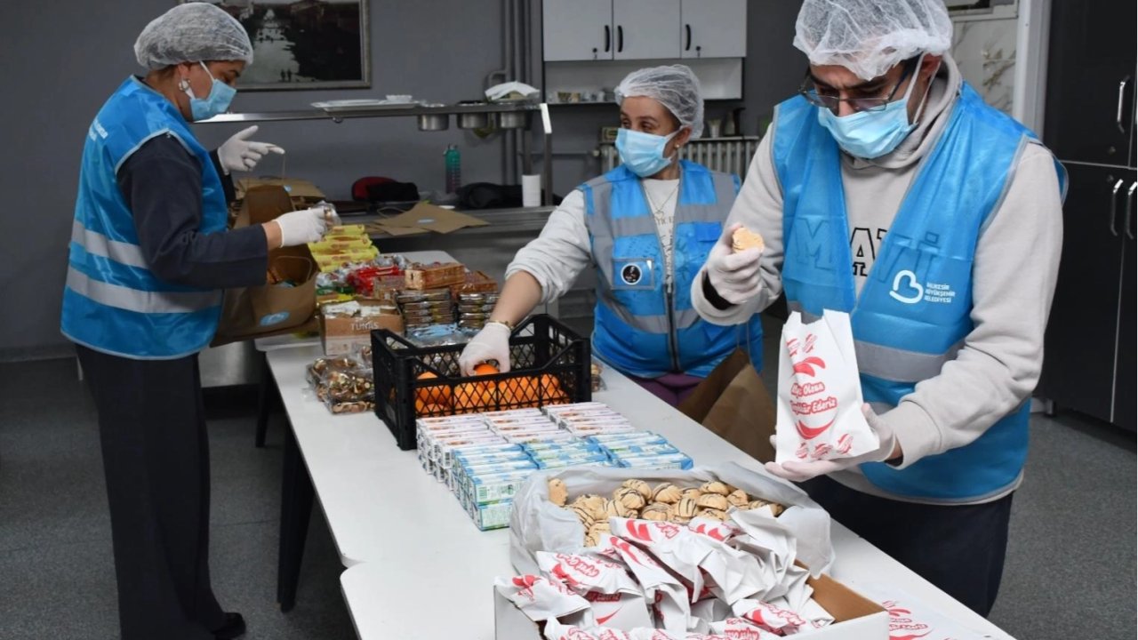 Balıkesir’de çocuklara beslenme desteği sürüyor