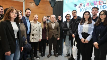 Başkan Bozbey gençlerle kahvaltıda buluştu