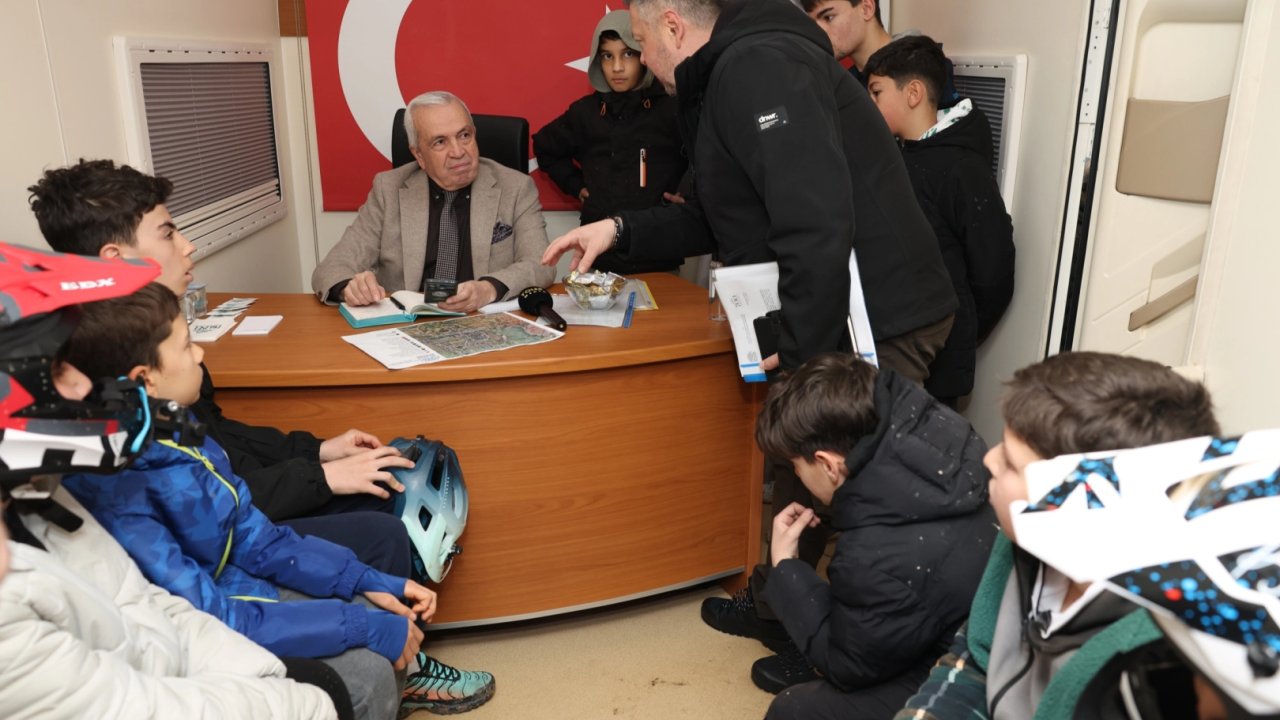 Başkan Şadi Özdemir’e Kızılcıklı’da çocuklardan kaykay park talebi