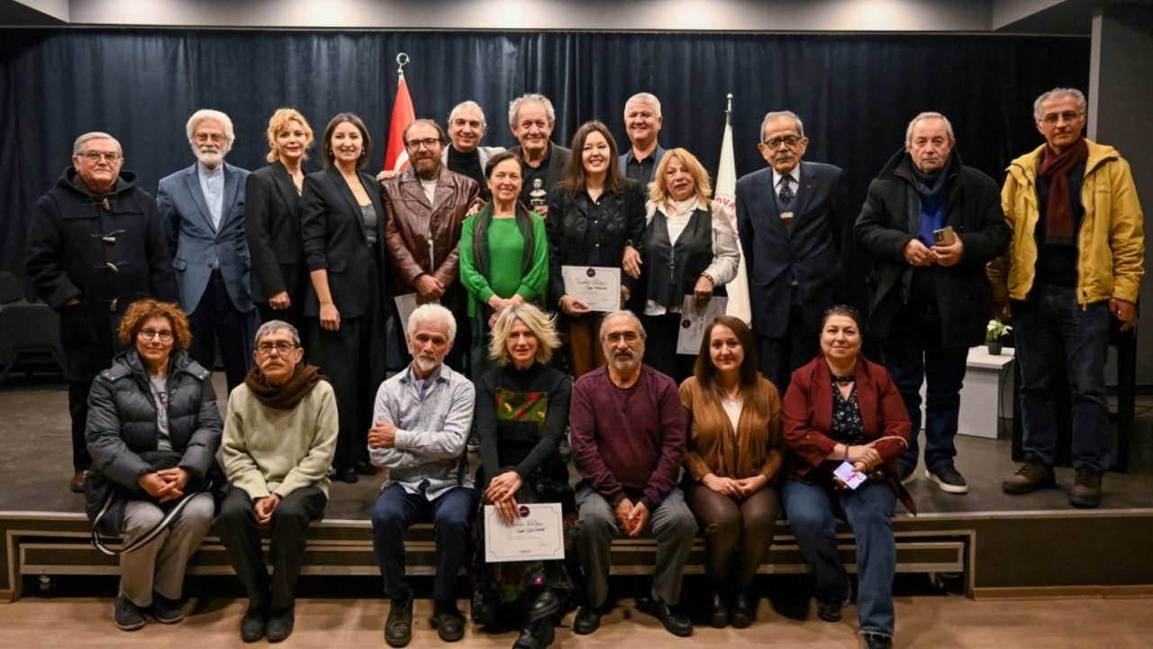 Bornova'da Haluk Işık’tan ‘Zübeyde’nin Oğlu Mustafa’ anlatısı