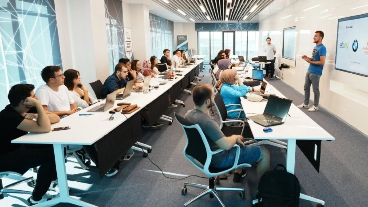 BTK Akademi ücretsiz ve sertifikalı eğitimlere yenilerini ekledi