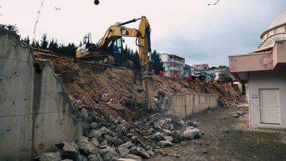 Bursa Nilüfer'de çöken istinat duvarı yenileniyor