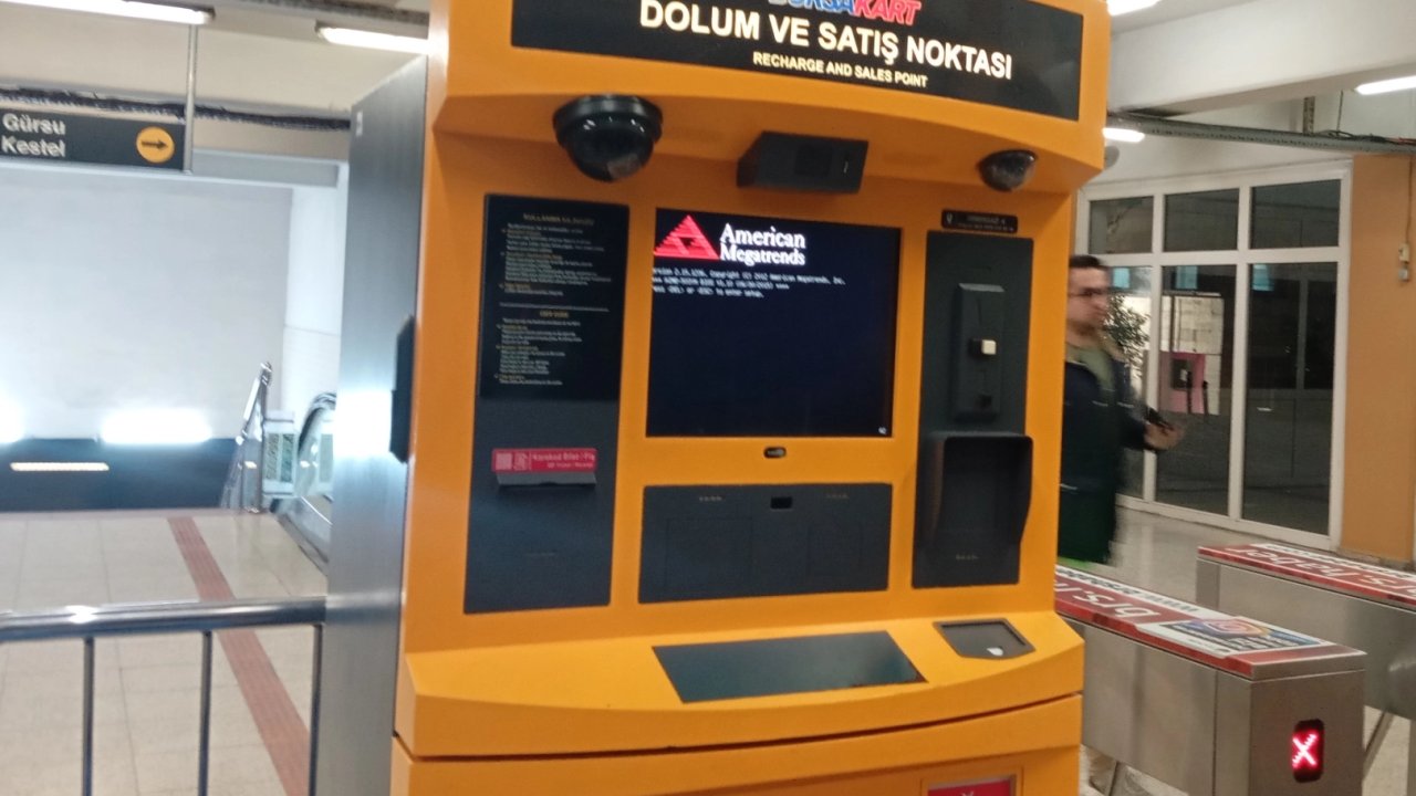 Bursa Osmangazi İstasyonu'nda Bursakart kiosk krizi!