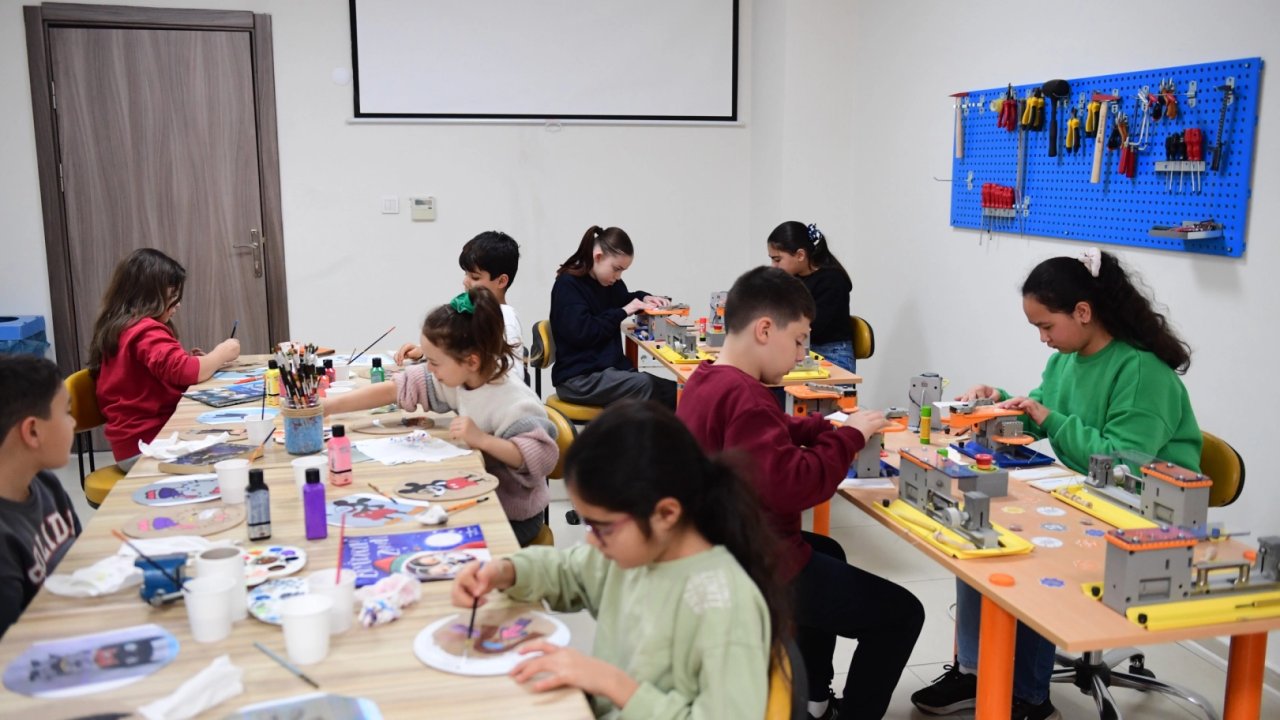 Bursa Osmangazi'de çocuklar kitaplardan ilham alıyor