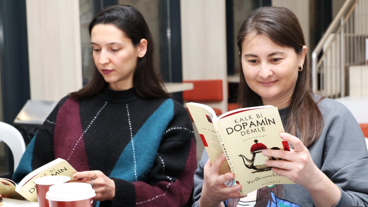 Bursa Osmangazi’de kitapseverlerden birlikte okuma keyfi