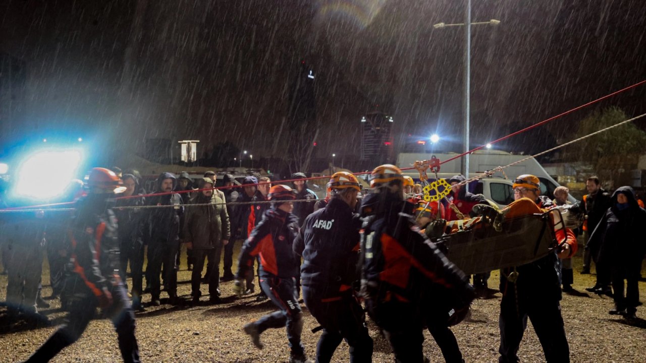Bursa’da Gemlik merkezli deprem tatbikatı gerçeğini aratmadı