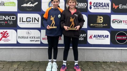 Bursa'da Osmangazi Belediyespor’dan çifte şampiyonluk