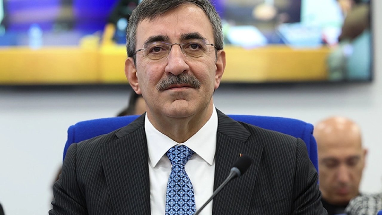 Cumhurbaşkanı Yardımcısı Yılmaz: Bayrağımıza yönelik saldırı cezasız kalmayacak!