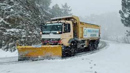 Denizli Büyükşehir kar mesaisinde