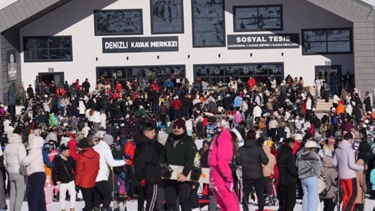 Denizli’de kayak merkezi ve teleferik hafta sonu doldu taştı
