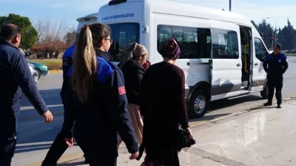 Denizli'de zabıta ekipleri dilenci denetimlerini artırdı