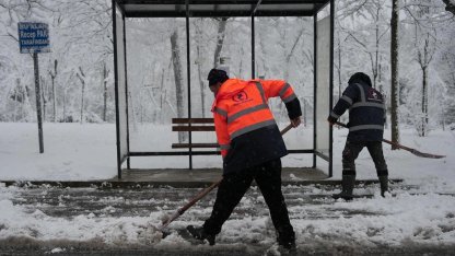 Düzce Belediyesi’nin kar timleri sahada