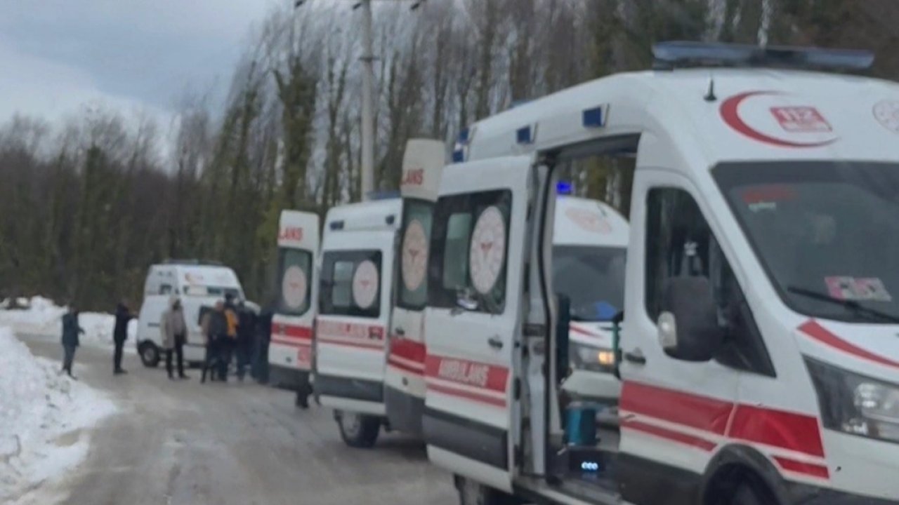 Düzce'de buzlanma kazaya neden oldu: 7 yaralı