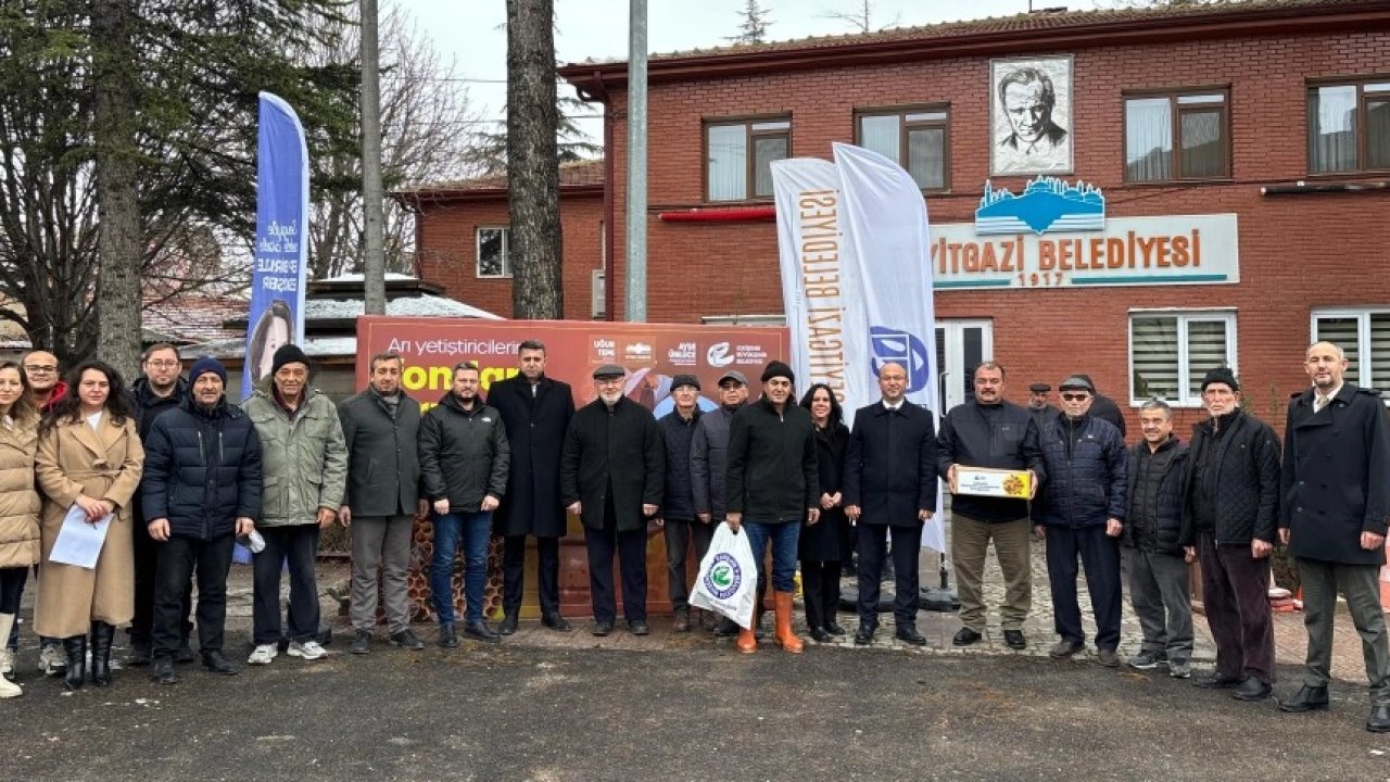 Eskişehir Büyükşehir’den arıcılara yemi desteği