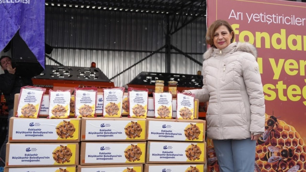 Eskişehir’de arıcılara fondan arı yemi dağıtıldı