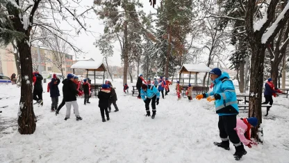 Gaziantep Büyükşehir, karın tadını çıkaran çocuklara eşlik etti