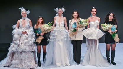 Genç tasarımcılar İzmir'de podyuma çıktı