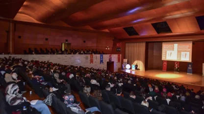 Gençler Büyükşehir'le KPSS'ye hazırlanıyor