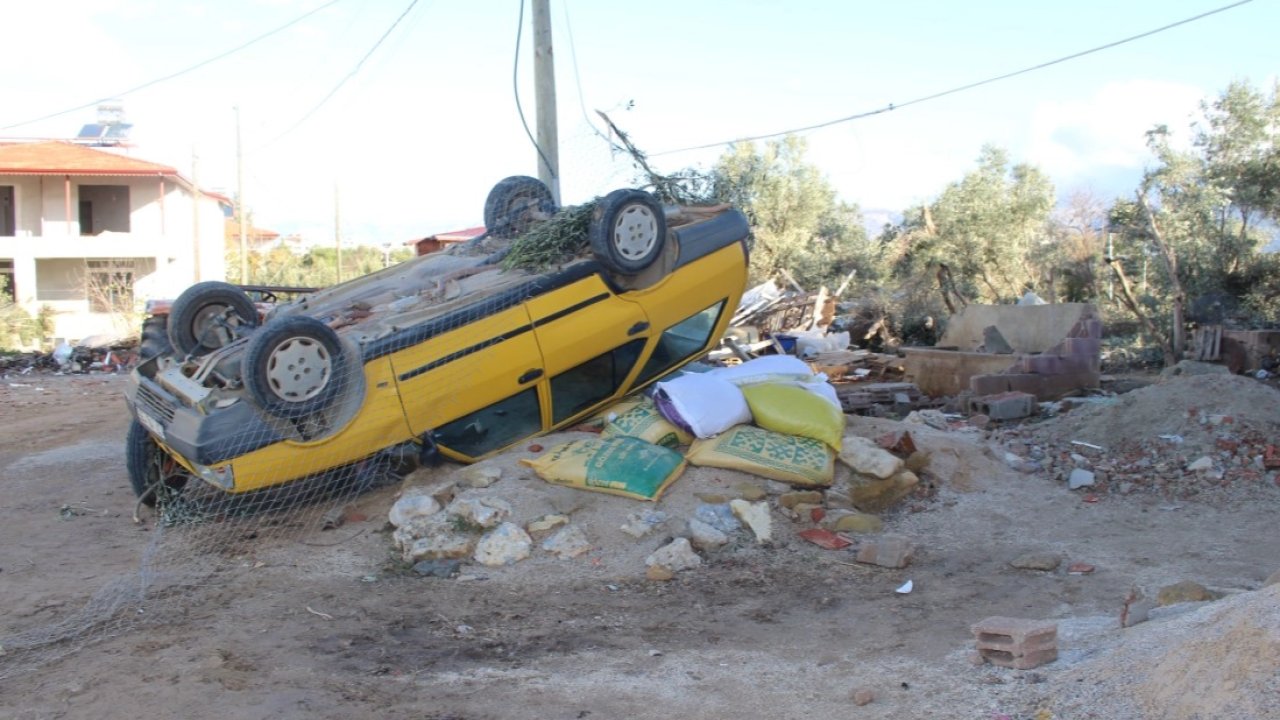 Hortum Antalya'yı fena vurdu