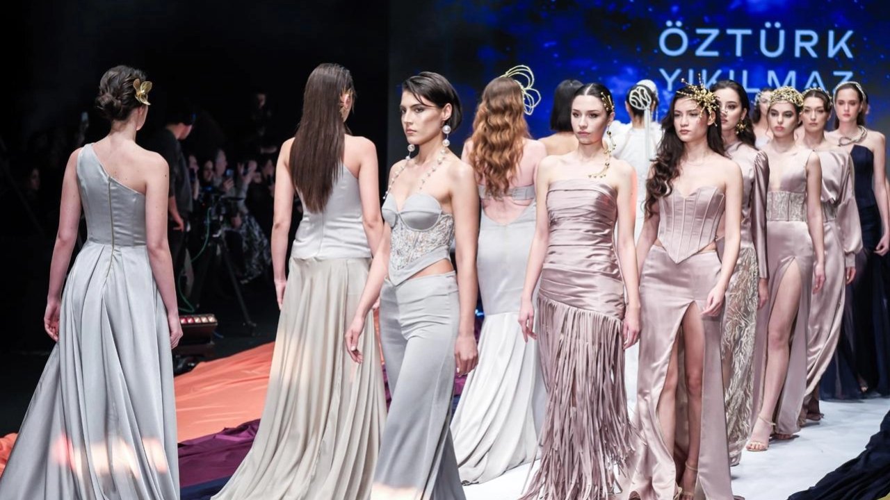 IF Wedding Fashion İzmir’de “Sessiz Asalet” podyuma taşındı